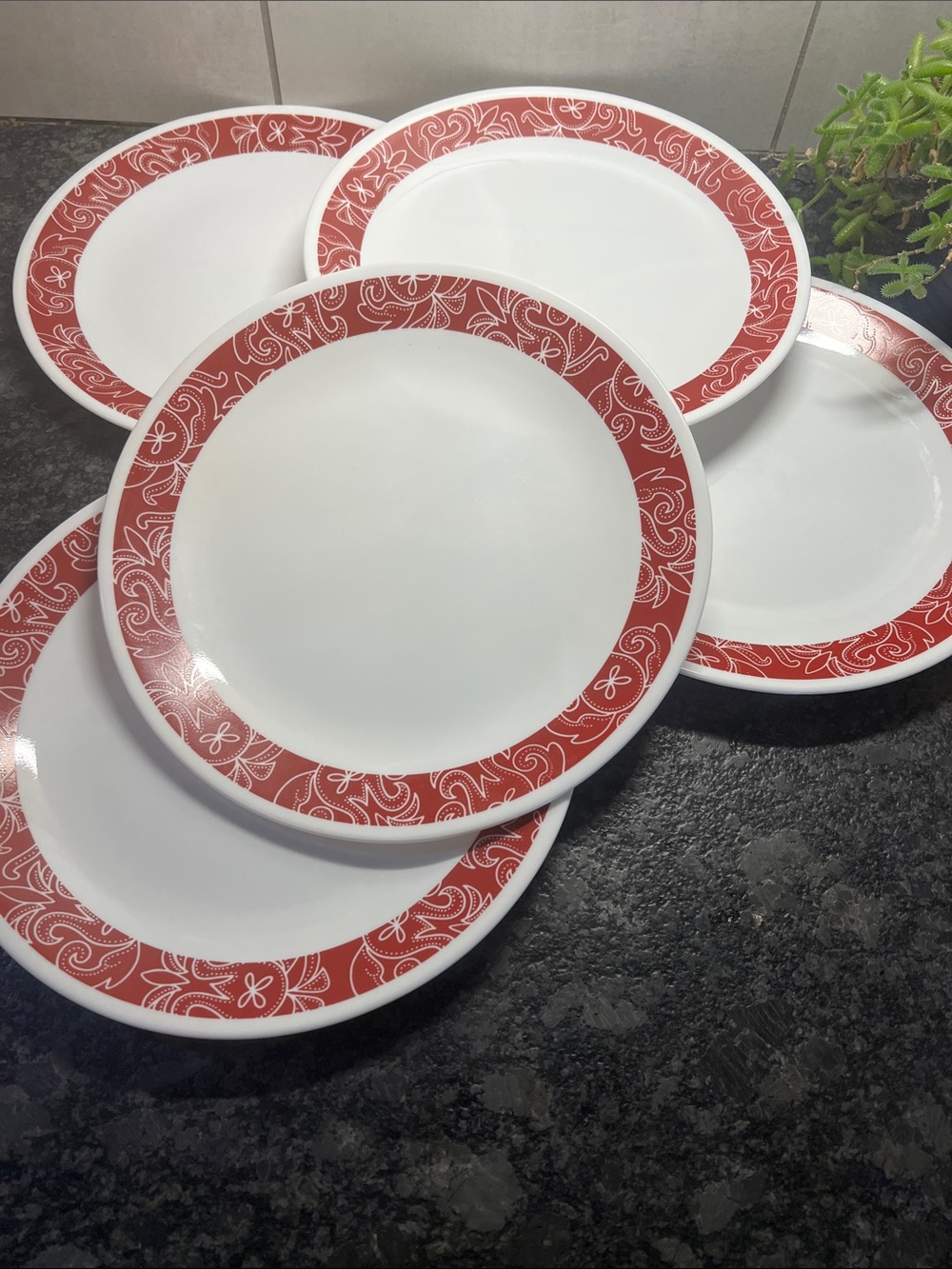 Set of 6 Corelle BANDHANI White Dinner Plates w/ Red Floral Band Exc condition